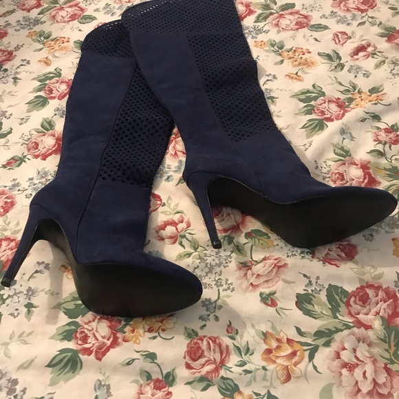 Balicia Heeled Boots - Picture 4 of 5